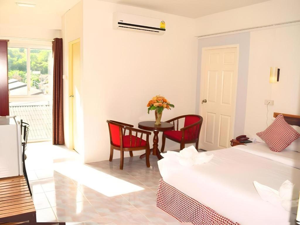 Hotel De Ratt Phuket Patong Exterior photo