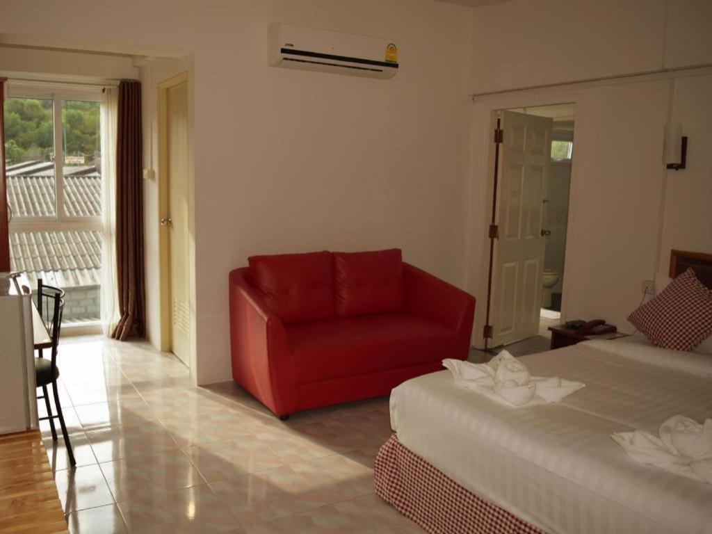 Hotel De Ratt Phuket Patong Exterior photo