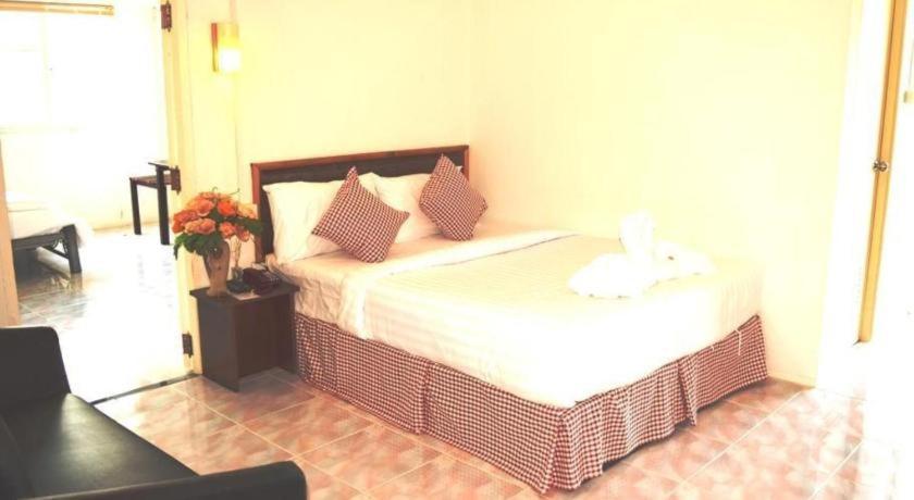 Hotel De Ratt Phuket Patong Exterior photo