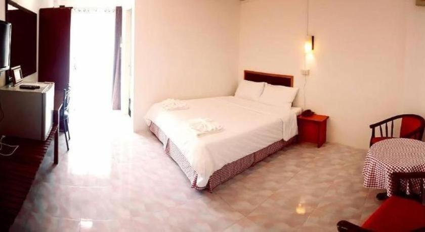 Hotel De Ratt Phuket Patong Exterior photo