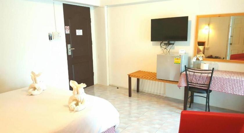Hotel De Ratt Phuket Patong Exterior photo